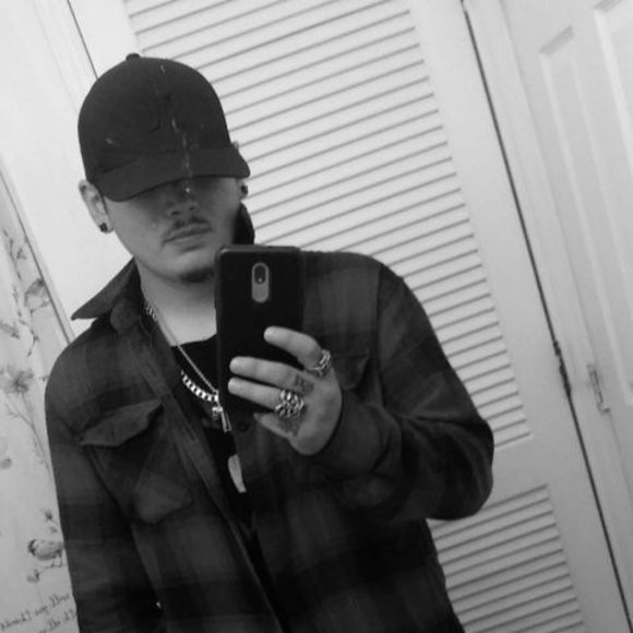 Meet your Posher, Davonte - Picture 1 of 1